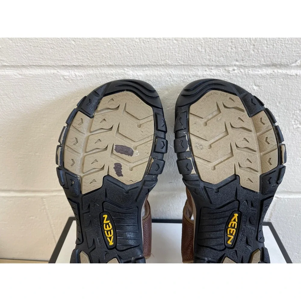 KEEN Men's Newport Closed Toe Leather Hiking Water Sandals Bison‎ Brown Size 9